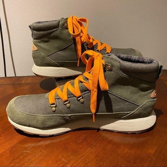 Men's Merrell Ashford Chukka
Size 13 Orange/Green EUC - Picture 3 of 8